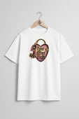 Oversize Ever After High Doll Göğüs Tasarımlı Unisex T-Shirt thumbnail 7