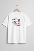 Oversize Komik Deve Ve Gözlük Ve Papyon Göğüs Tasarımlı Unisex T-Shirt thumbnail 3