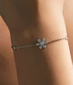 Pırlanta Model Çiçek Kadın Gümüş Bileklik thumbnail 2