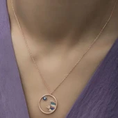 Gümüş Rose Nazarlı El ve Ayak İzi Bayan Kolye thumbnail 3