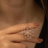 Gümüş Rose Yaşam Çiçeği Kolye thumbnail 3