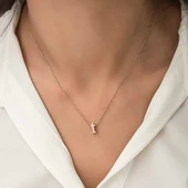 Gümüş Rose 3 Boyutlu İ Harf Bayan Kolye thumbnail 1