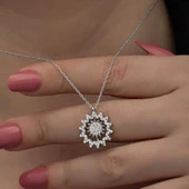 Gümüş Güneş Kadın Kolye thumbnail 2