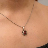 Gümüş Kırmızı Taşlı Çiçek Model Kadın Kolye thumbnail 3