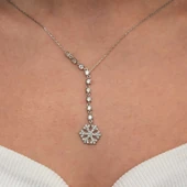 Gümüş Sıralı Zirkon Taşlı Kar Tanesi Kadın Kolye thumbnail 3