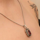 Gümüş Kırmızı Taşlı Dikdörtgen Kadın Kolye thumbnail 3