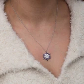 Gümüş Mor Lotus Desenli Çiçek Kadın Kolye thumbnail 4