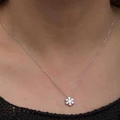 Gümüş Minimal Kar Tanesi Kadın Kolye thumbnail 4