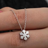 Gümüş Minimal Kar Tanesi Kadın Kolye thumbnail 1