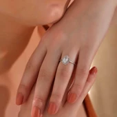 Gümüş Oval Zirkon Taşlı Kadın Yüzük thumbnail 2