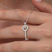 Gümüş Kalpli Sonsuzluk Anahtar Kadın Kolye thumbnail 2