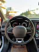 Megane 4 Araca Tam Uyumlu Dikmeli Direksiyon Kılıfı (5D Kristal Karbon Soft Nokta) thumbnail 1