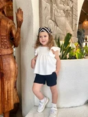 Fırfır Kollu Kız Çocuk Takımı – Ekru Üst & Lacivert Şort - 1