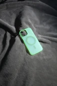 İphone 13 Uyumlu Sert Silikon Magsafeli Kılıf - 2
