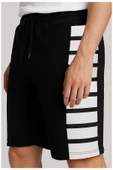 Erkek Siyah Beyaz Çizgili Spor Bermuda Şort - 2