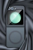 Samsung Galaxy Z Flip 5 Kılıf Blur Fold Magsafe Kapak - Mat Siyah - 5