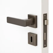 İnox Titanyum Oda Tipi Kapı Kolu Rozetli Sağ Sol Uygun Modern İç Kapı Kilitli 1 Takım thumbnail 1