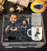 Kişiye Özel Karikatür , Anahtarlıklı  Ve Kupa Hediye Sepeti thumbnail 1