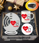 Kişiye Özel Doktor , Hemşire Temalı Döner Takvim Kupa Ve Kupa  Altlığı  Hediye Sepeti thumbnail 1