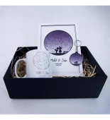 Kişiye Özel Yıldız Haritası Kutu Seti Anahtarlık Beyaz Çerçeveli Tablo Bardak Sü thumbnail 1