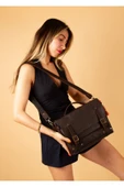 saraci leather craft Şık Ve Fonksiyonel Fransız Tarzı Deri Omuz Çantası – El Yapımı Hakiki Deri Taba - 10