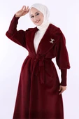 Bel Kuşaklı Yaka Taş Broş Detaylı Uzun Kaban 7923 Bordo thumbnail 4