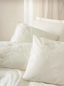 Cotton Box 3D Nakışlı Saten Çift Kişilik Nevresim Takımı Aira Ekru thumbnail 3