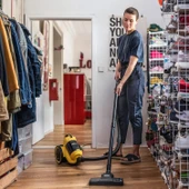 Karcher VC 3 Kablolu Toz Torbasız Elektrikli Süpürge thumbnail 2