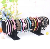 Büyük Boy Süet Kumaş Siyah Renk 50 cm Ayaklı Taç Standı thumbnail 1