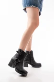 5109-3042 Siyah Toka Aksesuarlı Fermuarlı Kalın Topuklu Günlük Kadın Bot thumbnail 3