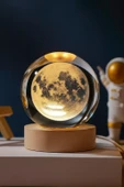 3D Ay Küre Kristal Gün Işığı Led Gece Lambası – USB'li Ahşap Standlı LED Masa Lambası & Gece Lambası - 1