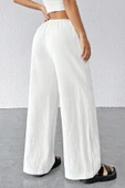 Kadın Beyaz Bol Kesim Cepli Geniş Paça Dökümlü Pantolon - 2