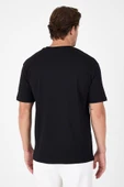 Siyah Bisiklet Yaka Kısa Kol Slim Fit Pamuklu Tişört 1011250191 thumbnail 4