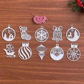 BUFFER® 10 Parça Kırmızı Beyaz İpli Karışık Model Ahşap Yılbaşı Ağaç Süsü thumbnail 1