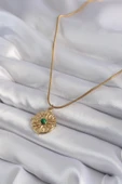 316L Çelik Gold Renk Yeşil Taşlı Kutup Yıldızı İşleme Madalyon Model Kadın Kolye - TJ-BKO8355 thumbnail 2