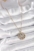 316L Çelik Gold Renk Zincir Zirkon Taşlı Mix Renk Güneş Model Kadın Kolye - TJ-BKO9477 thumbnail 2