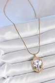 316L Çelik Gold Renk Mor İncili Çiçek İşlemeli Portre Model Kadın Kolye - TJ-BKO10146 thumbnail 2