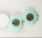 Mavi Renk Papatya Şekilli Parti Gözlüğü thumbnail 3