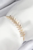 Pirinç Zirkon Taşlı Sıralı Ok Model Gold Renk Asansörlü Kadın Bileklik - TJ-BB7457 thumbnail 1
