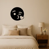 Öpücük Gönderen Yüz İfadeli Dekoratif Tablo - 1