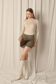Süet Kumaş Haki Şort Etek thumbnail 2