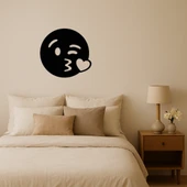 Öpücük Gönderen Emoji Duvar Süsü thumbnail 1