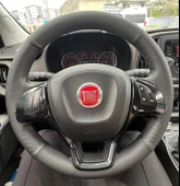 DİKİŞLİ DİREKSİYON KILIFI SİYAH DERİ NOKTALI DERİ SİYAH DİKİŞLİ FIAT DOBLO 2017 KASA İÇİN thumbnail 1