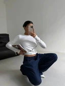 Asimetrik alt detaylı bluz beyaz thumbnail 3