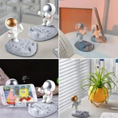 Mini Astronot Model Telefon ve Tablet Tutucu Standı - 1