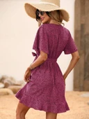 Kadın Kısa Kelebek Kollu Kruvaze Yakalı Belden Kuşaklı Kısa Desenli Süprem Elbise thumbnail 4