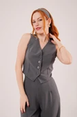 Önü Düğmeli Gri Yelek thumbnail 1