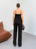 Kadın Siyah Dokulu Askılı Üst Ve Bol Paça Pantolon 2’li Takım thumbnail 5