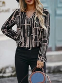 Kadın Uzun Kollu V Yakalı Desenli Dalgıç Bluz thumbnail 3