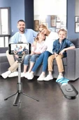 Kumandalı Tripod Telefon Tutucu Selfie Çubuğu 360 Derece Dönebilen thumbnail 1